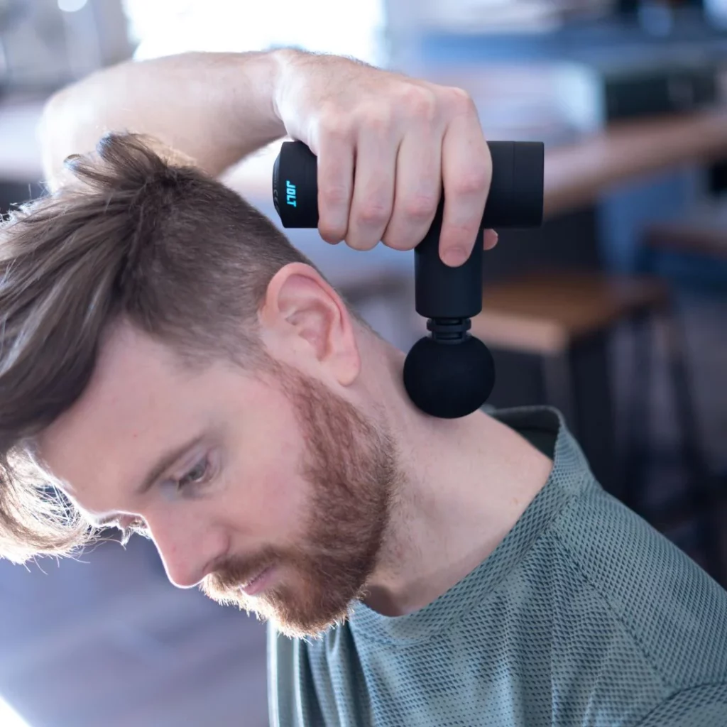 sportif utulisant la jolt mini